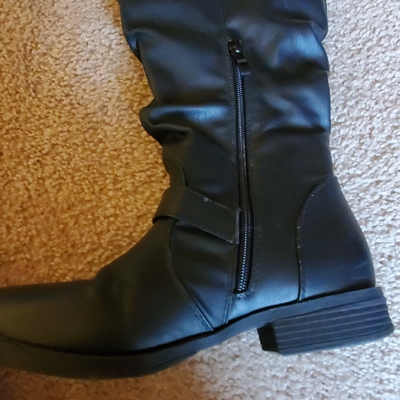 Womens black boots - Picture 4 of 8